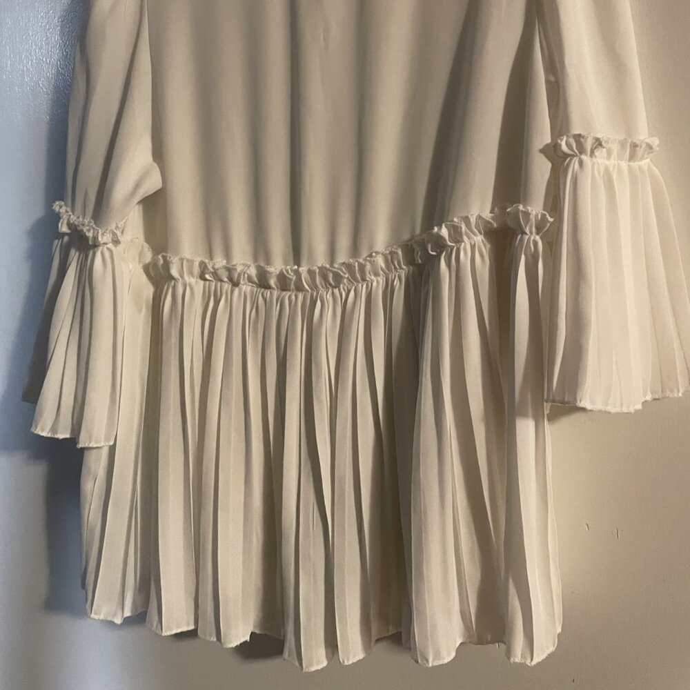 White pleated top - size Small preloved, - Picture 4 of 6